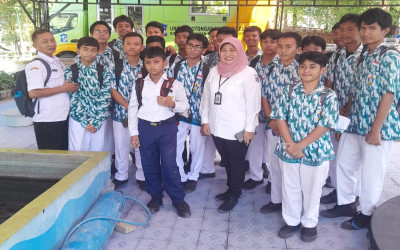 Siswa dan siswi dari sekolah SMP NEGERI 29 SURABAYA melaksanakan kegiatan Outing Class yang dilaksanakan di beberapa tempat yang berbeda